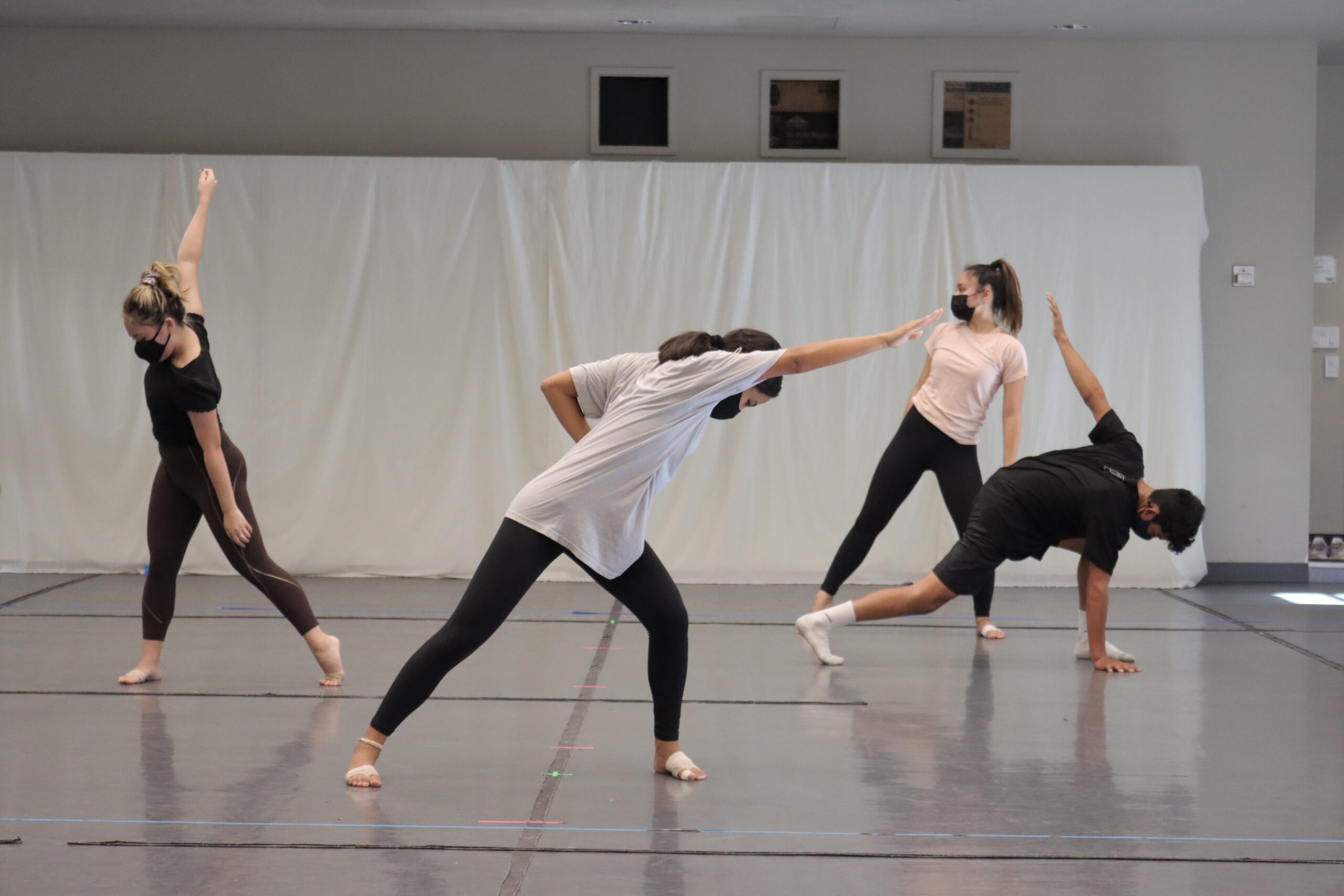Mid-Pacific School of the Arts Students Return to Socially Distanced Studio Performing